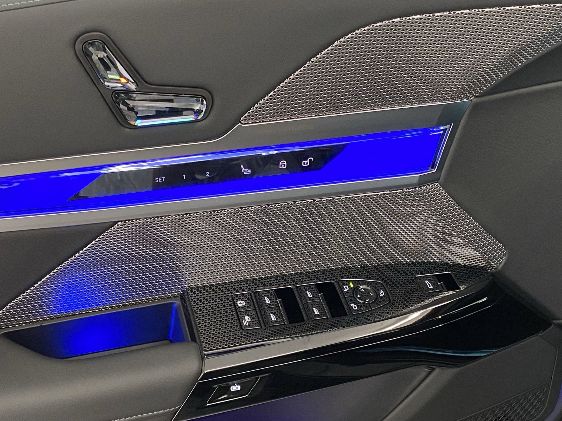 Used 2025 BMW 740i xDrive image 23