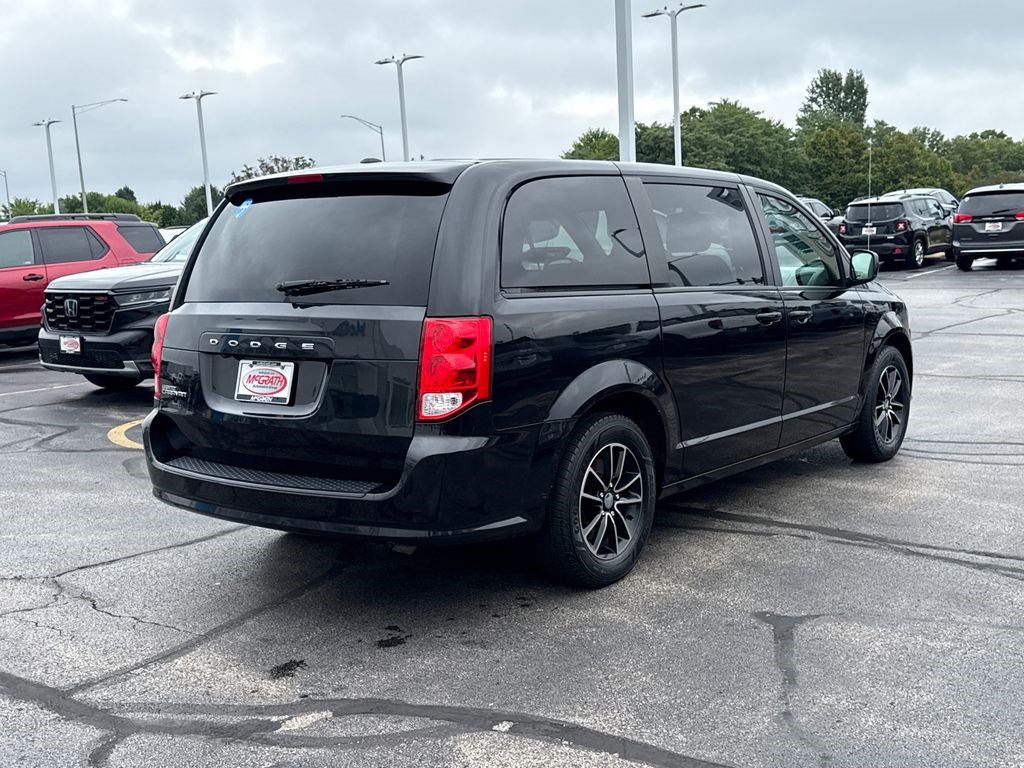 Used 2018 Dodge Grand Caravan SE FWD image 11