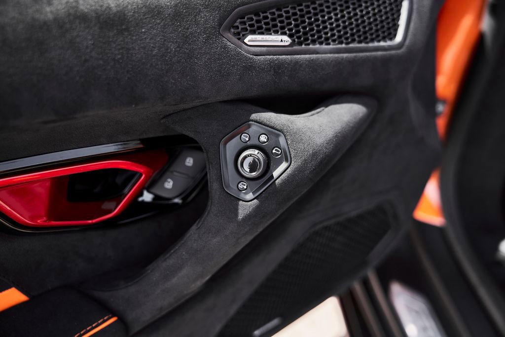 Used 2023 Lamborghini Huracan Sterrato image 40