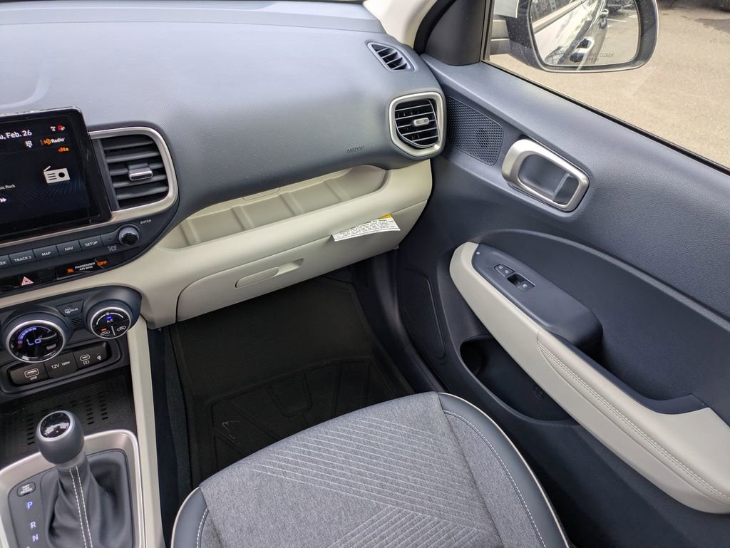 Certified 2025 Hyundai Venue Limited image 16