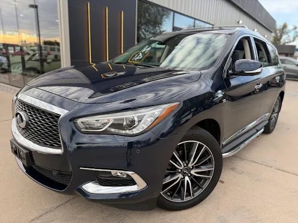 Used 2018 INFINITI QX60 FWD w/ Deluxe Technology Package