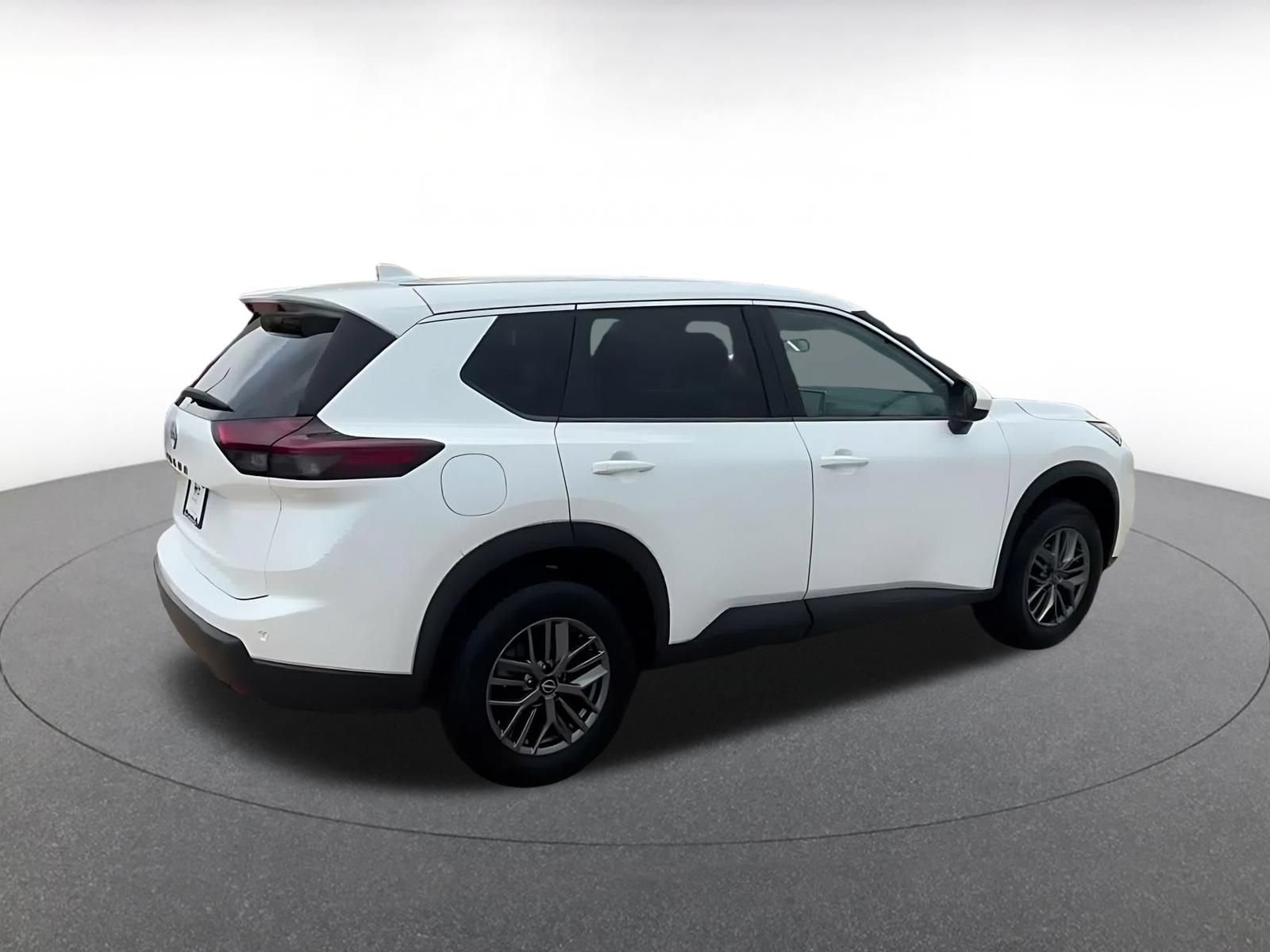 Used 2026 Nissan Rogue SV FWD image 14