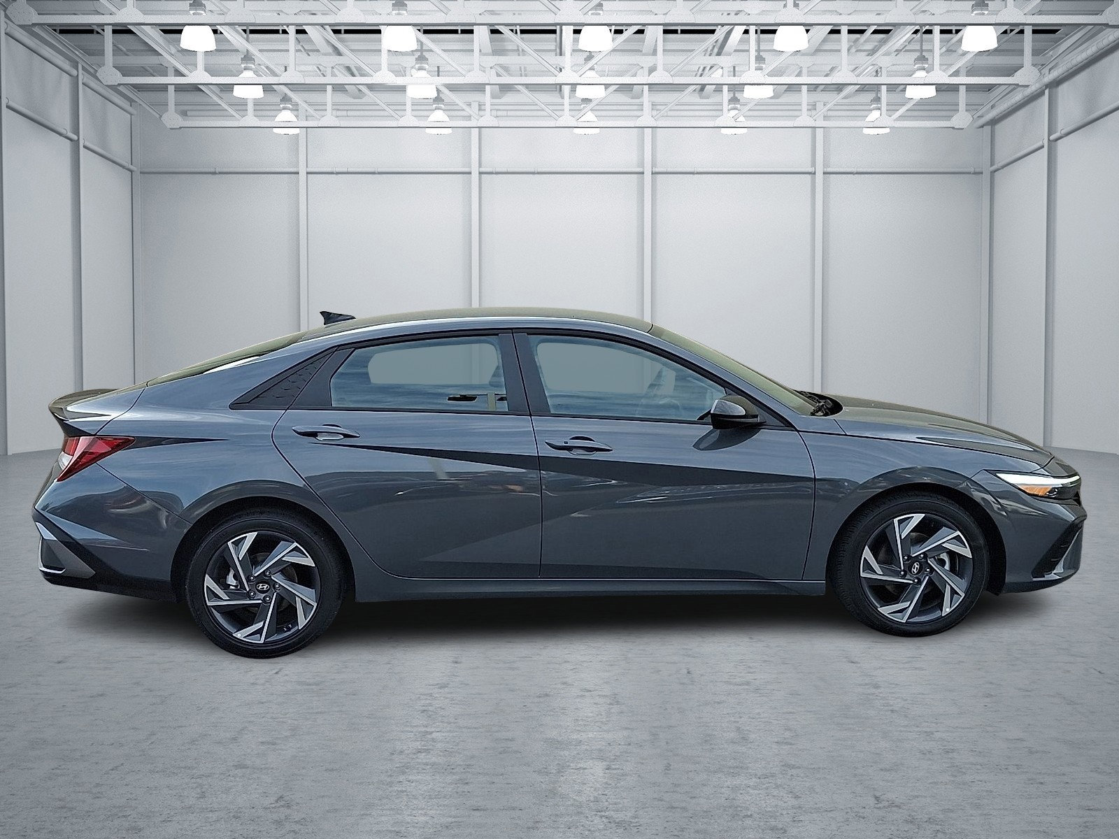 Certified 2025 Hyundai Elantra Sport FWD image 7