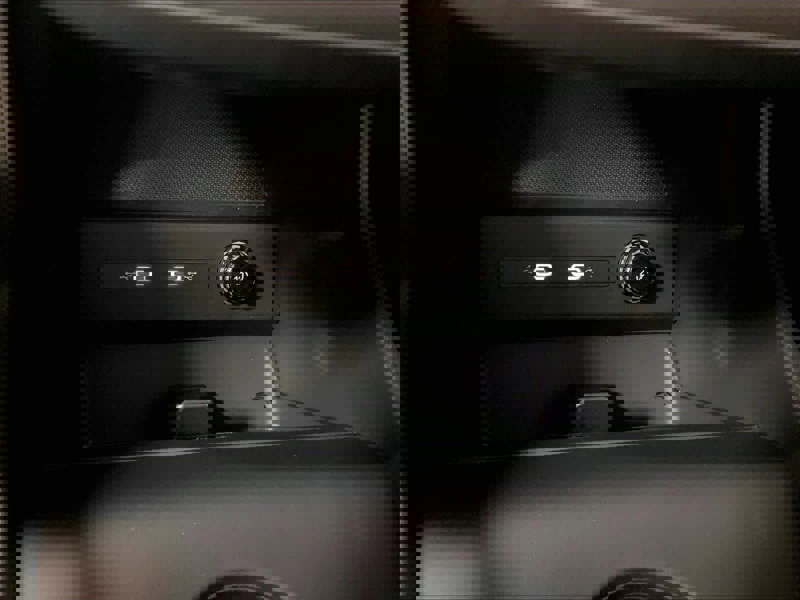 Used 2023 Audi Q4 e-tron Premium Plus w/ Premium Plus image 32