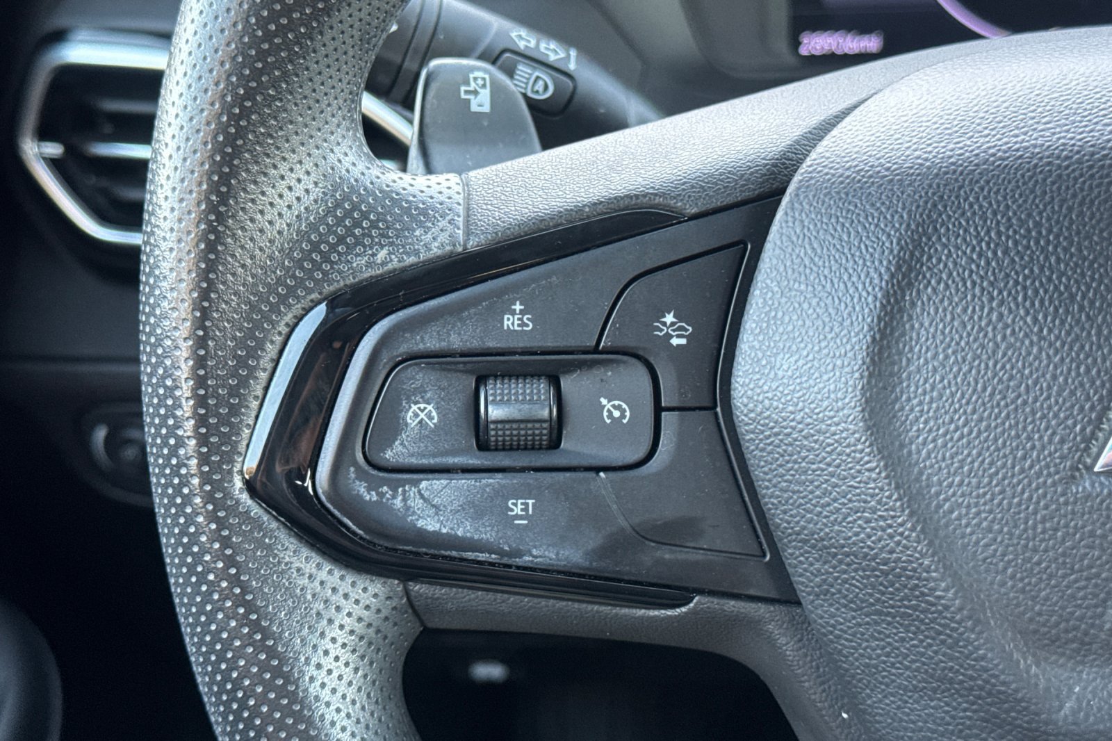Used 2023 Chevrolet Bolt EUV LT w/ Driver Confidence Package FWD image 35