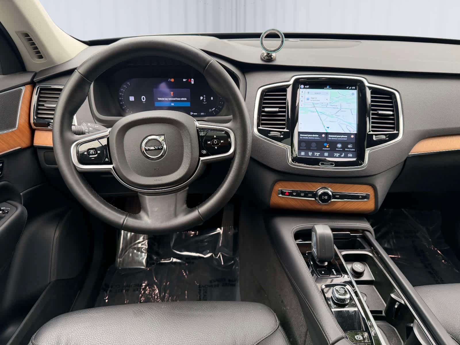 Used 2025 Volvo XC90 B6 Plus AWD/4WD image 18