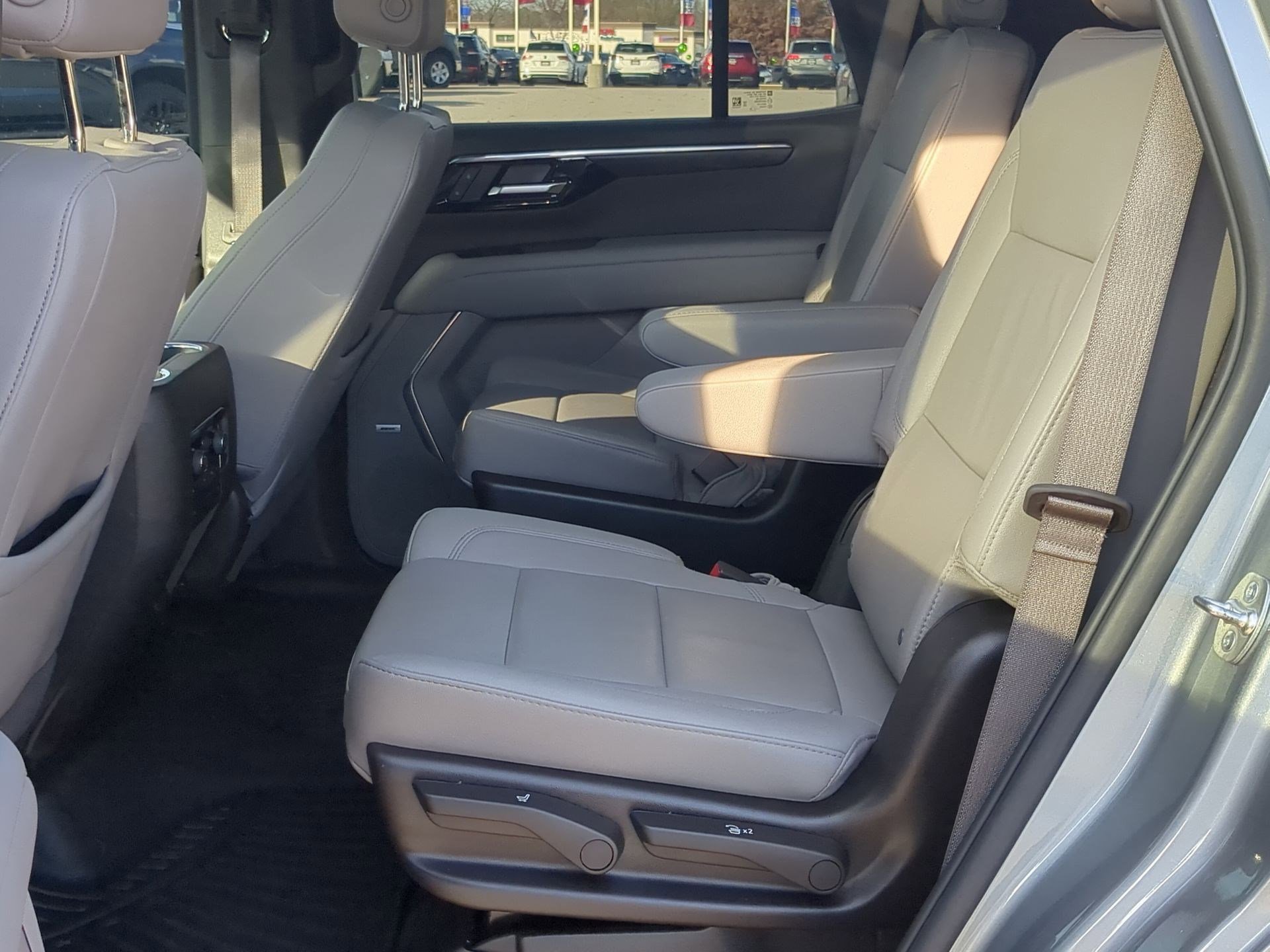 Used 2025 Chevrolet Tahoe LT w/ Comfort Package image 23