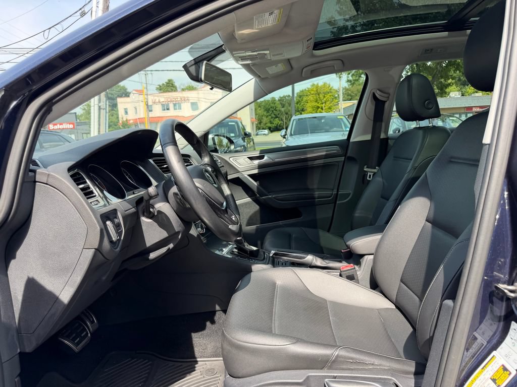Used 2017 Volkswagen Golf Alltrack SE AWD/4WD image 12
