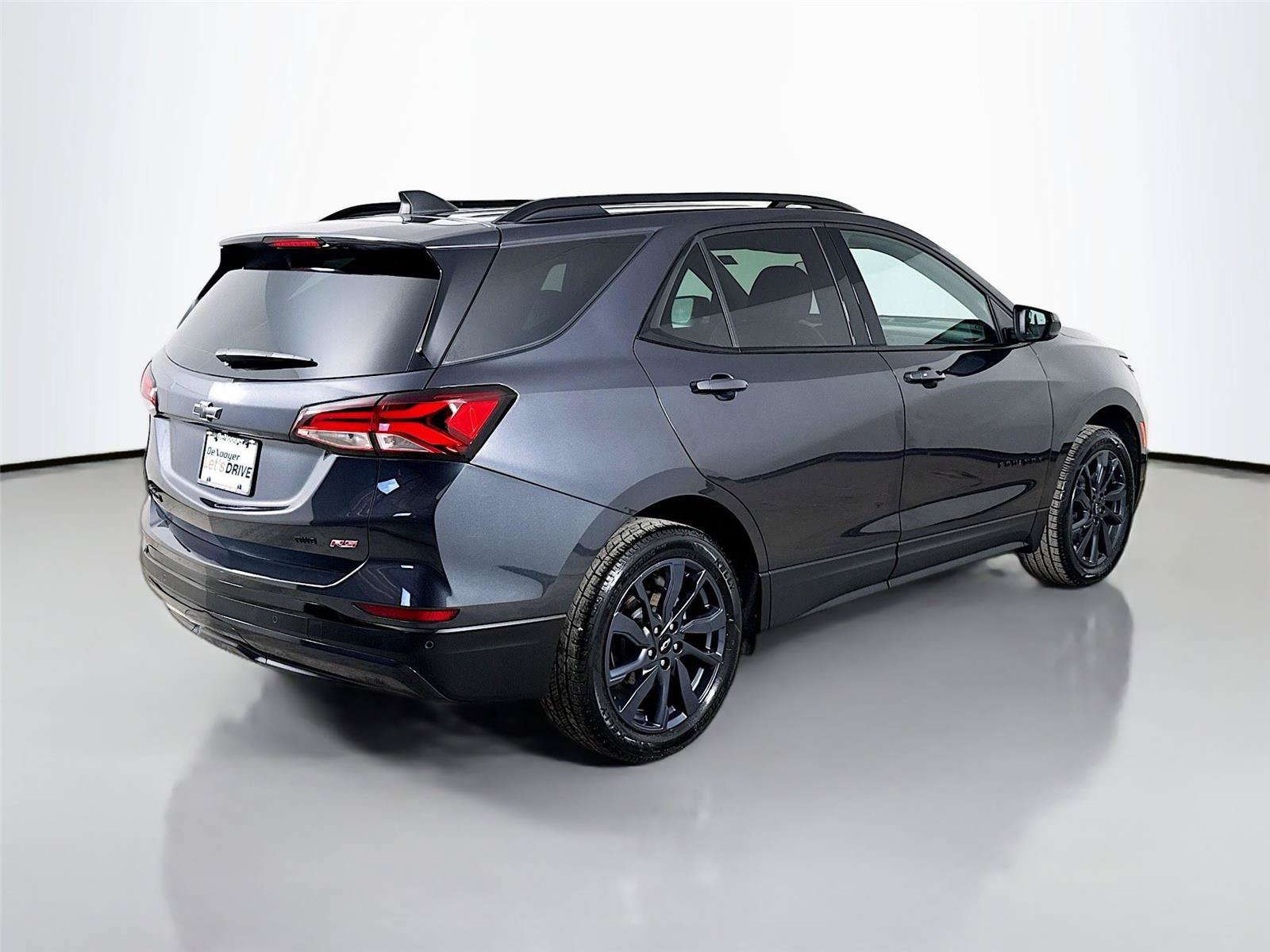 Used 2023 Chevrolet Equinox RS AWD/4WD image 9