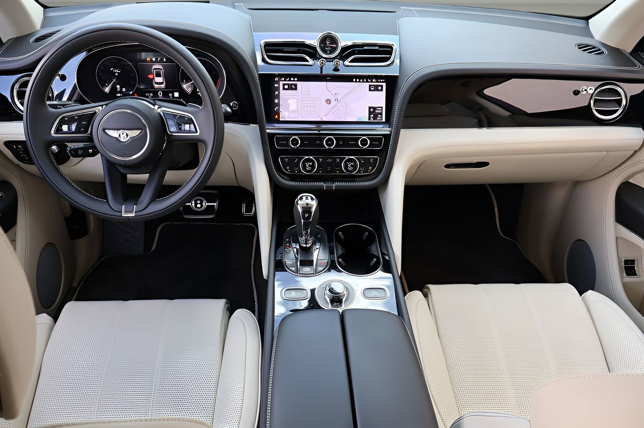 Used 2022 Bentley Bentayga AWD/4WD image 4