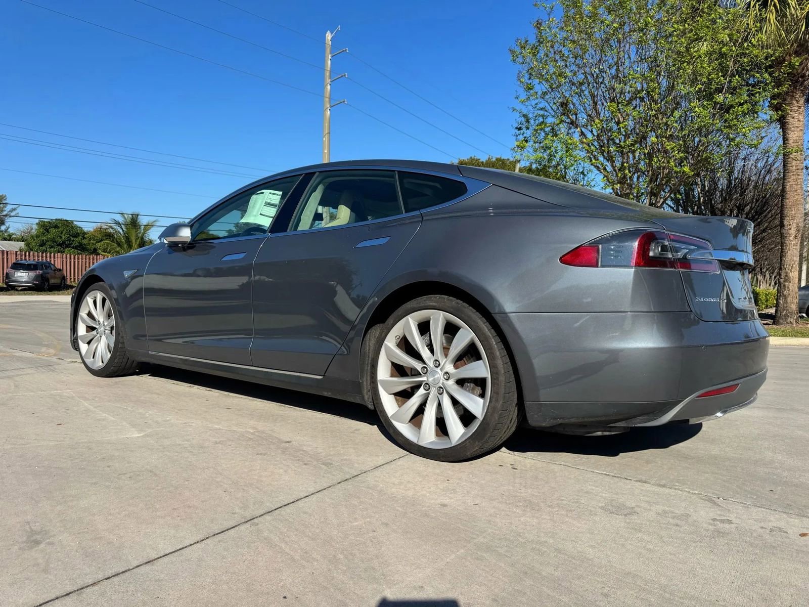 Used 2013 Tesla Model S Sedan 4D image 3