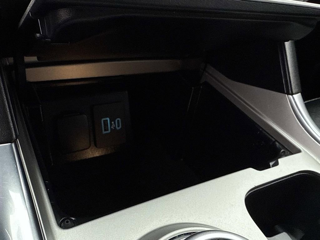 Used 2023 Ford Explorer XLT w/ Equipment Group 202A image 6