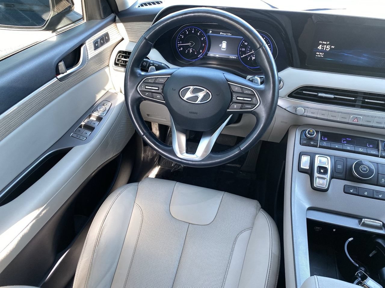 Used 2022 Hyundai Palisade SEL w/ 8P Bench Seat Package FWD image 16