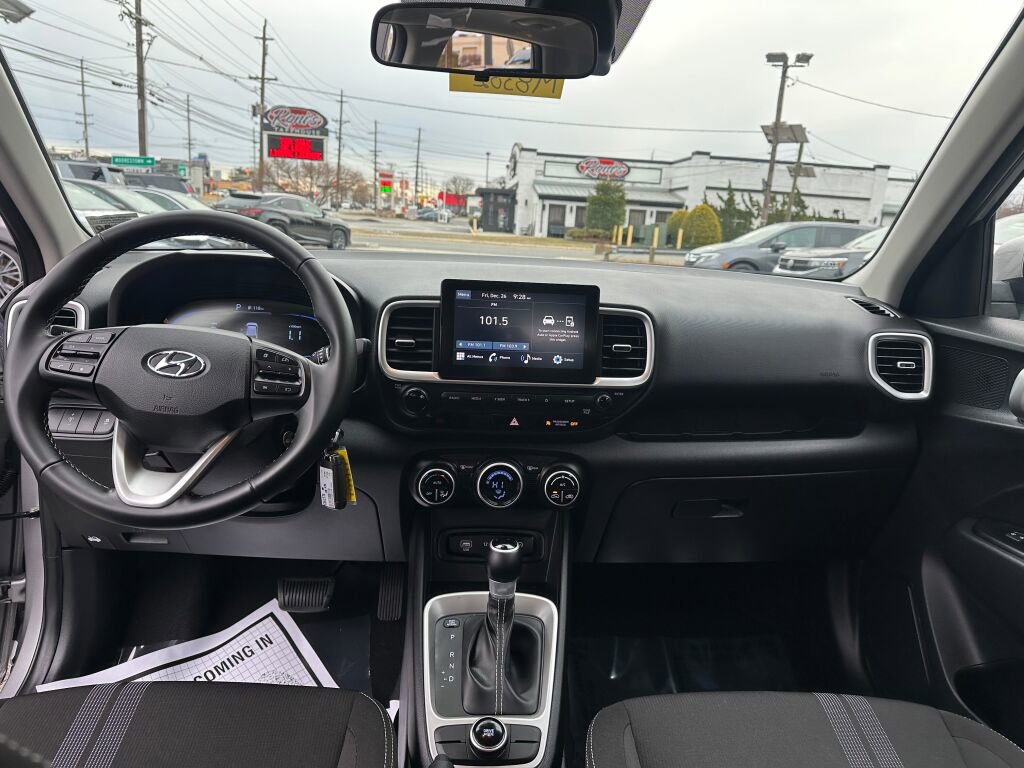 Used 2023 Hyundai Venue SEL w/ Cargo Package image 20