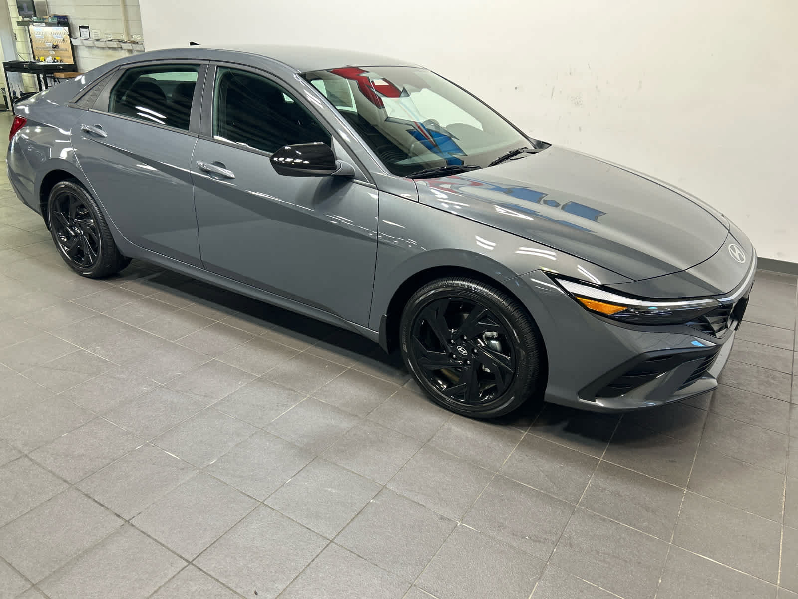 Used 2026 Hyundai Elantra SEL FWD image 2