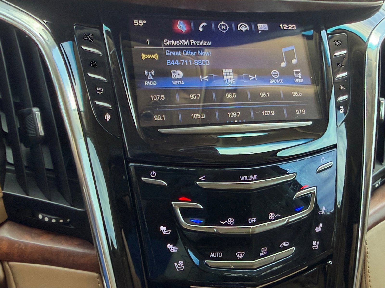 Used 2016 Cadillac Escalade Platinum AWD/4WD image 23