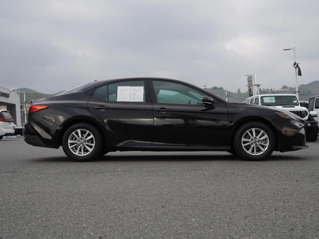Used 2025 Toyota Camry LE image 3