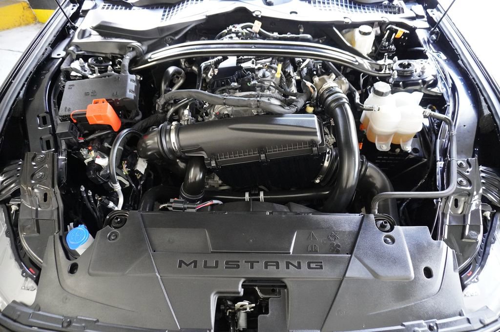 Used 2025 Ford Mustang Convertible image 29