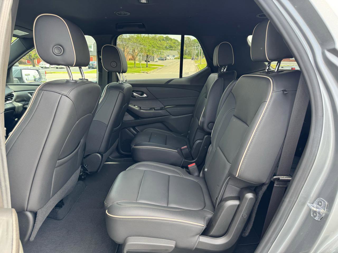Used 2023 Chevrolet Traverse Premier image 18
