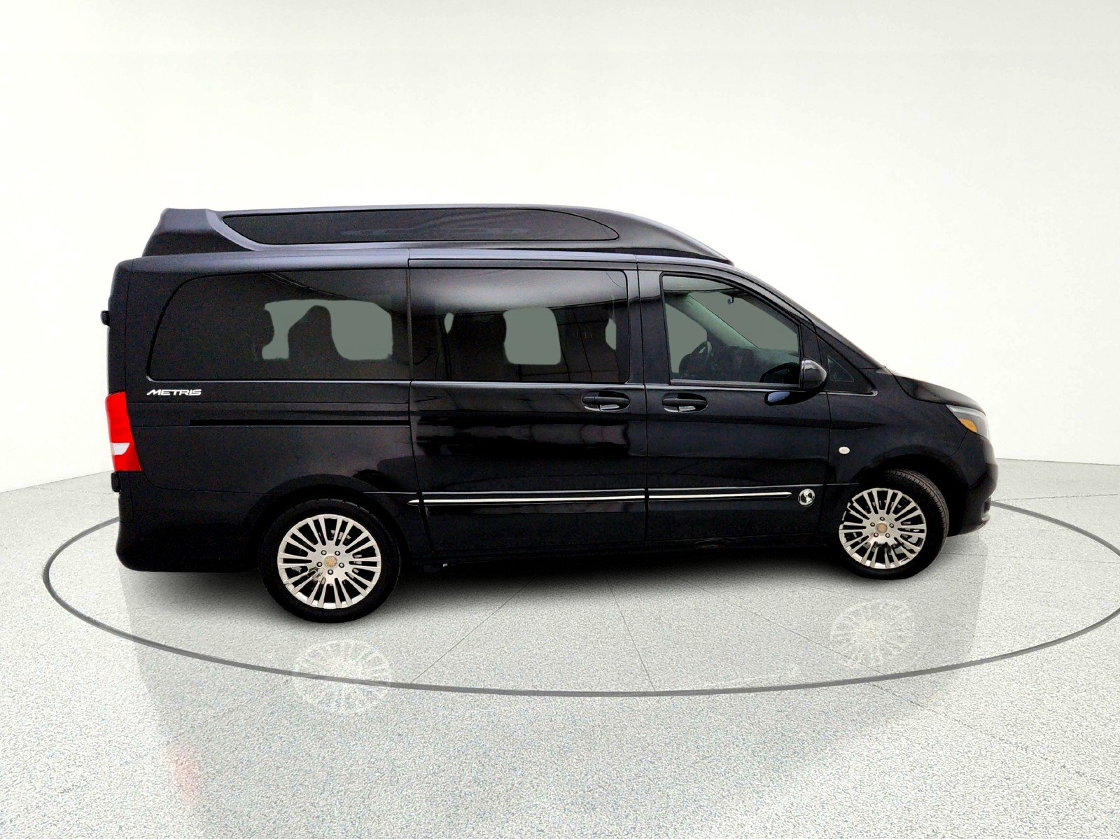 Used 2019 Mercedes-Benz Metris Passenger image 7