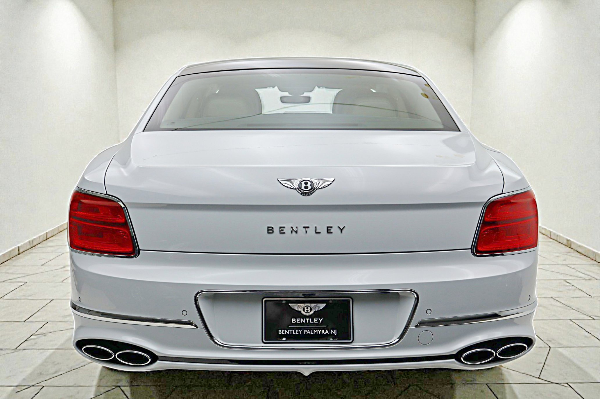 Used 2023 Bentley Flying Spur Azure image 10