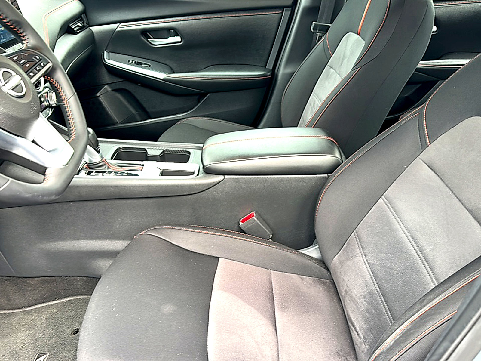 Used 2025 Nissan Sentra SR FWD image 13