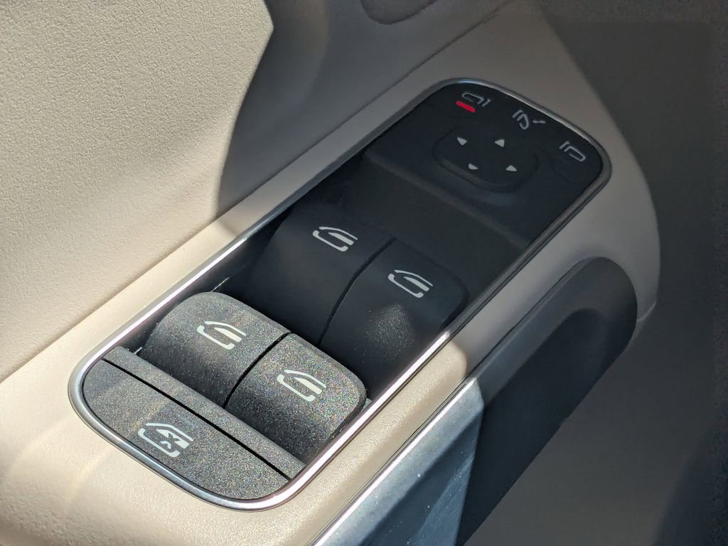 Certified 2023 Mercedes-Benz GLB 250 image 9