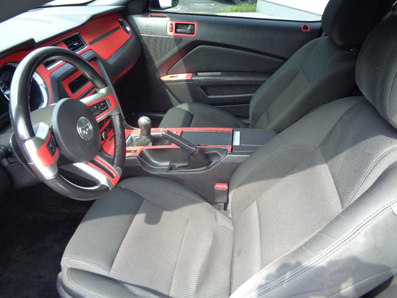 Used 2014 Ford Mustang GT image 2