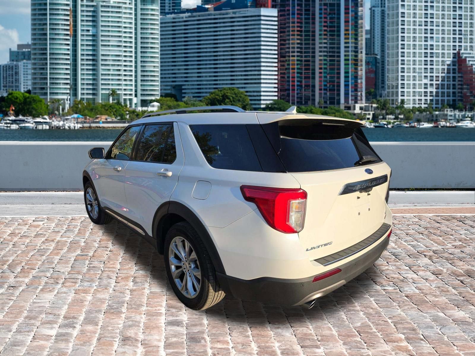 Used 2020 Ford Explorer Limited image 25
