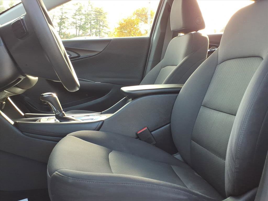 Used 2018 Chevrolet Malibu LT image 12