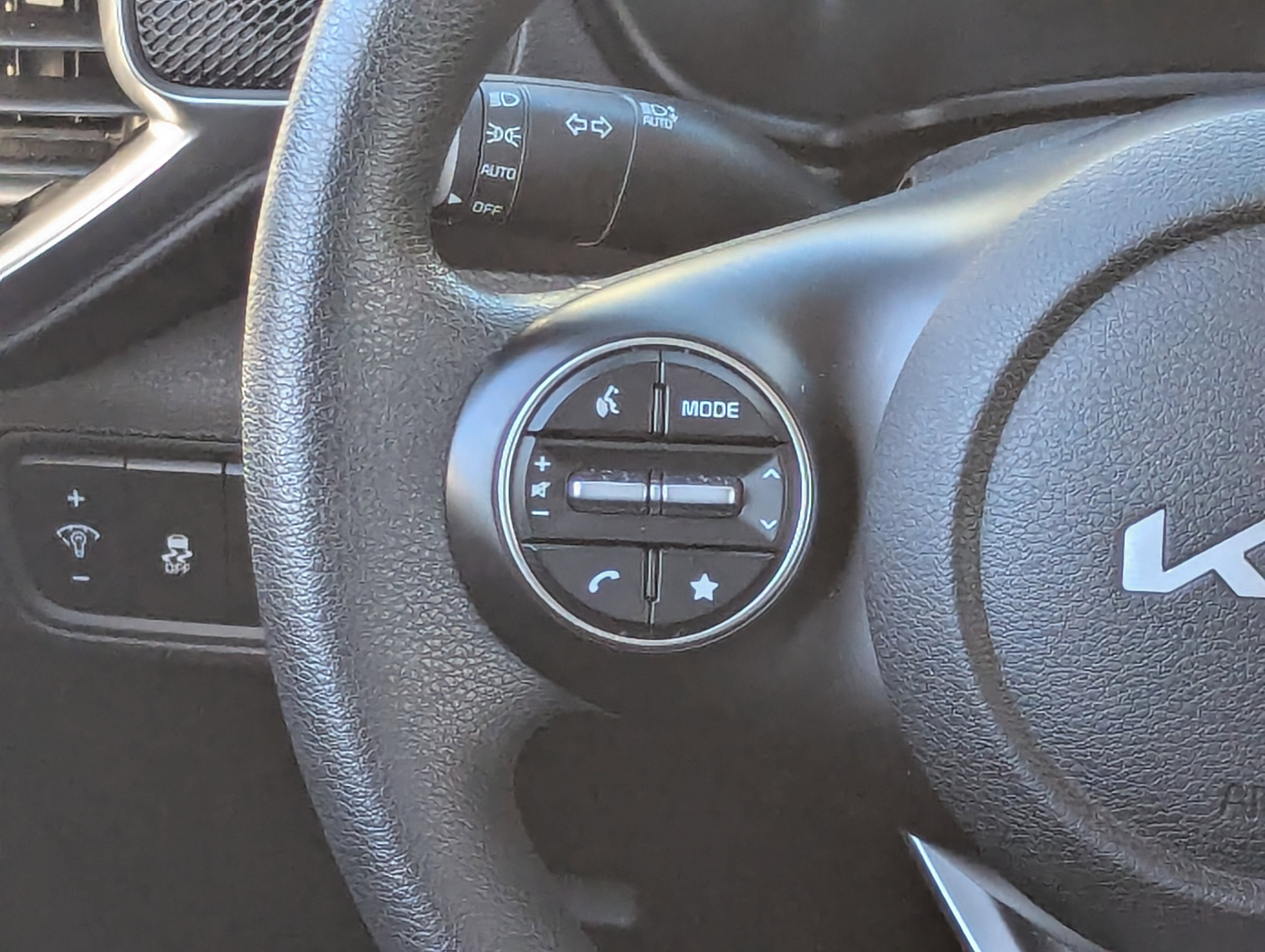 Certified 2025 Kia Soul LX w/ LX Technology Package image 17