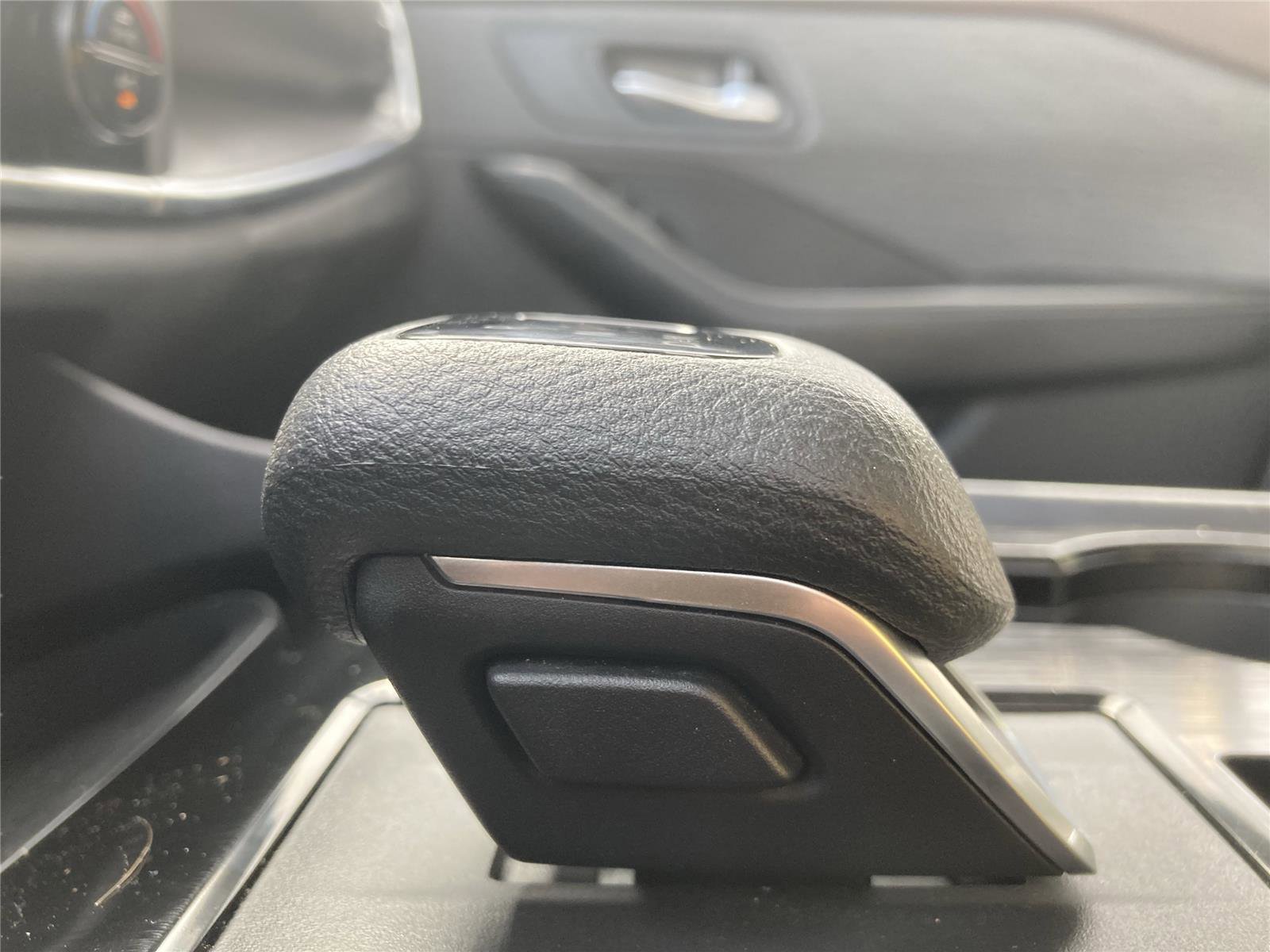 Used 2023 Nissan Rogue SV image 19