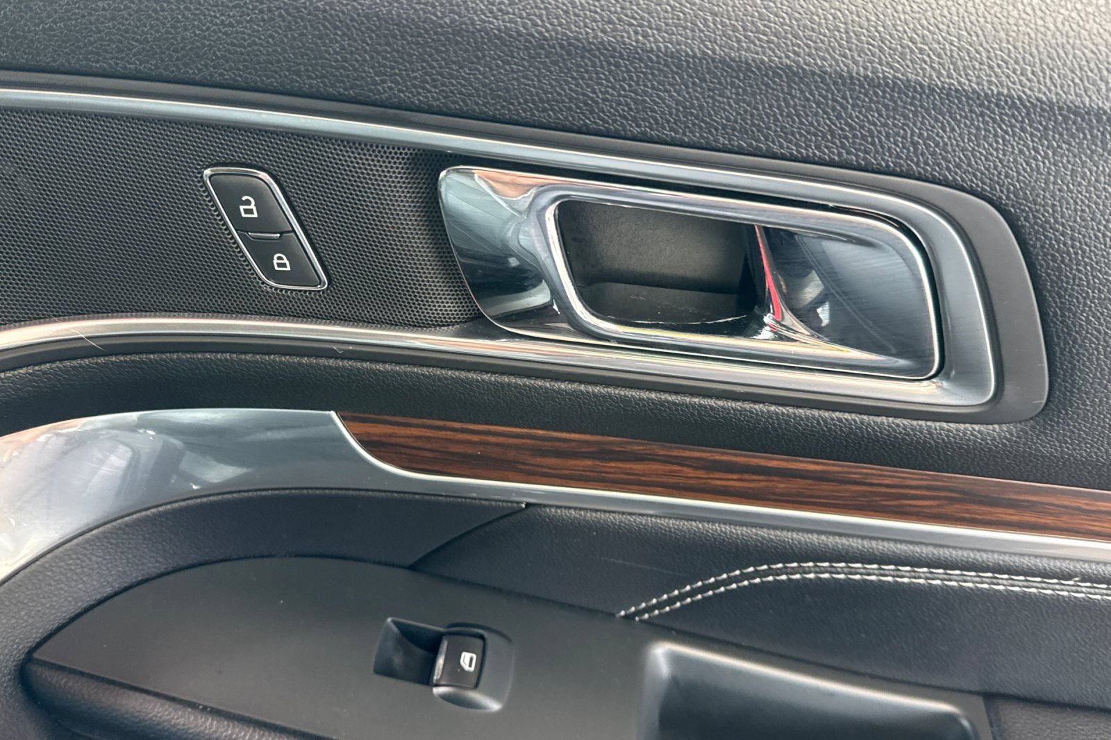Used 2019 Ford Explorer Limited FWD image 24