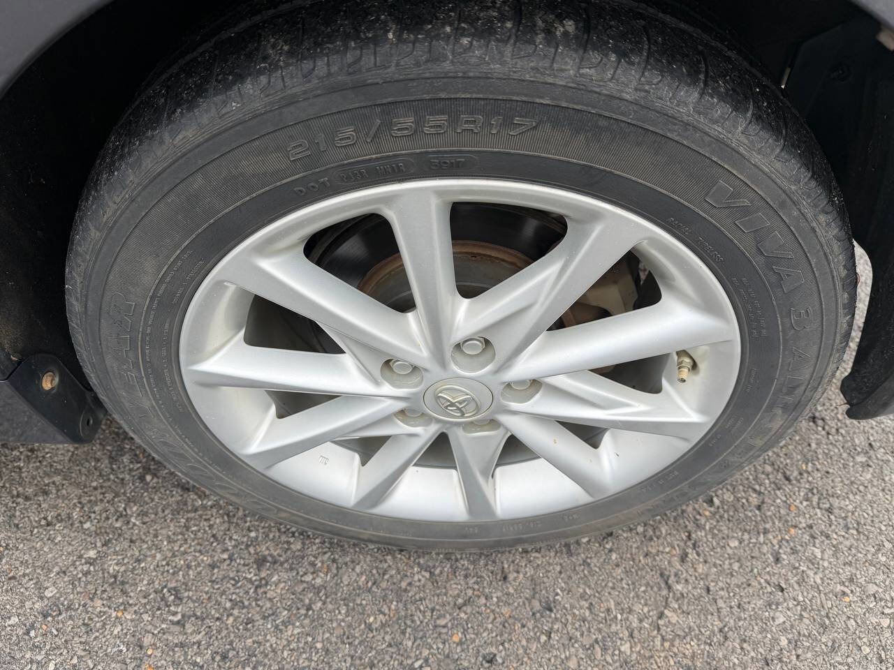 Used 2013 Toyota Prius V Five image 32