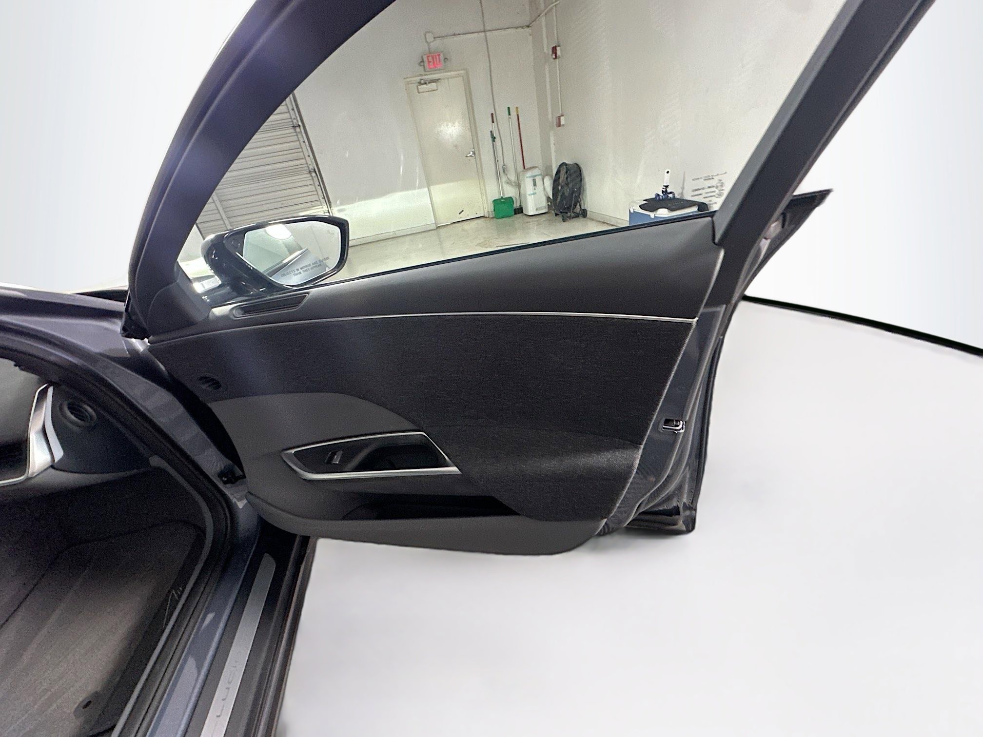 Used 2024 Lucid Air Pure image 32