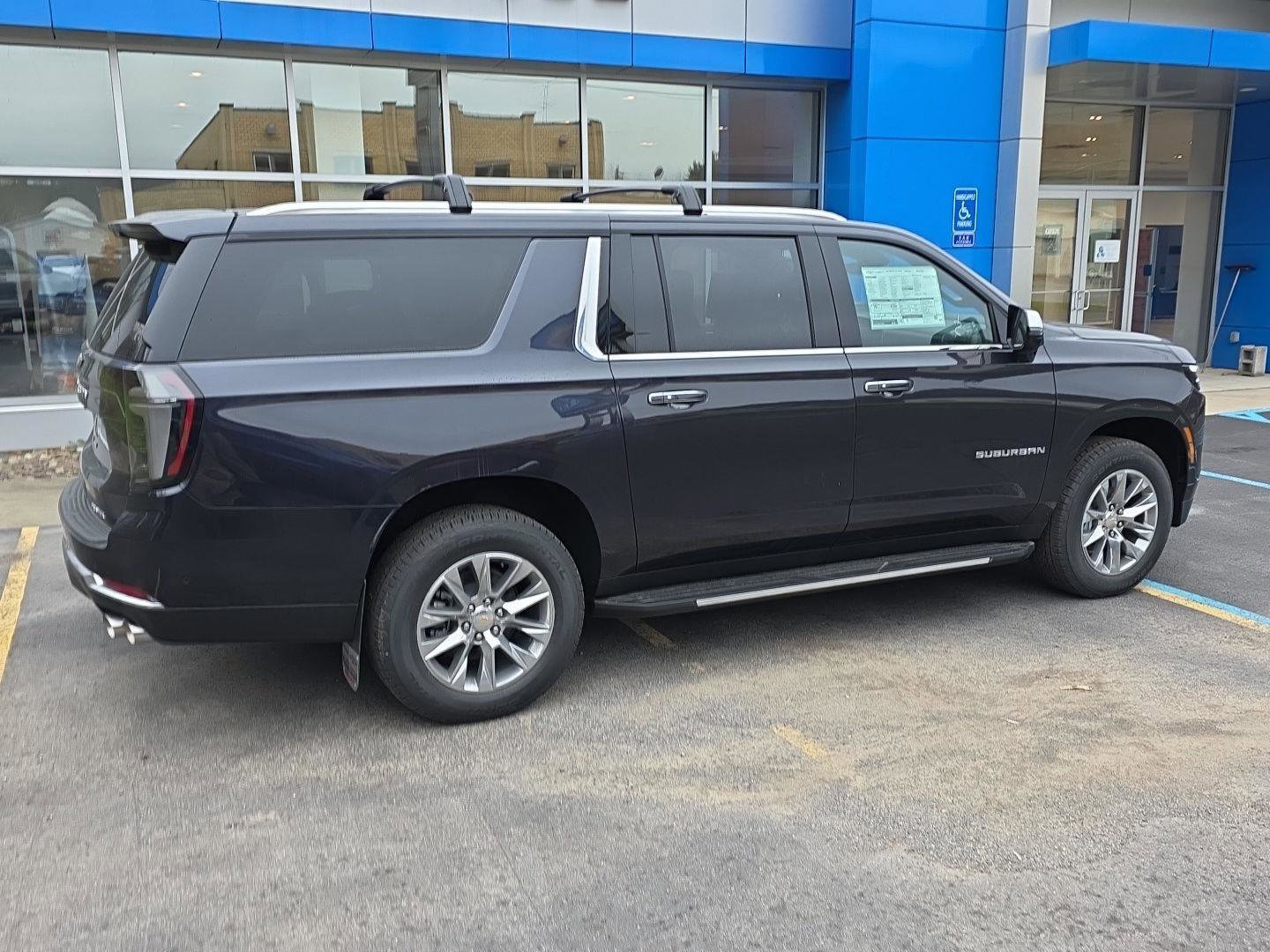New 2025 Chevrolet Suburban Premier image 12