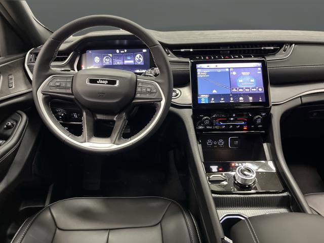 New 2025 Jeep Grand Cherokee Limited w/ Black Appearance Package image 5