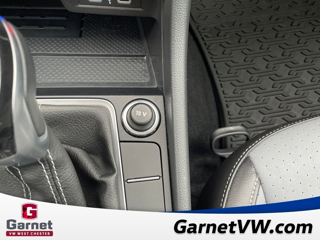 Certified 2025 Volkswagen Jetta SE image 32