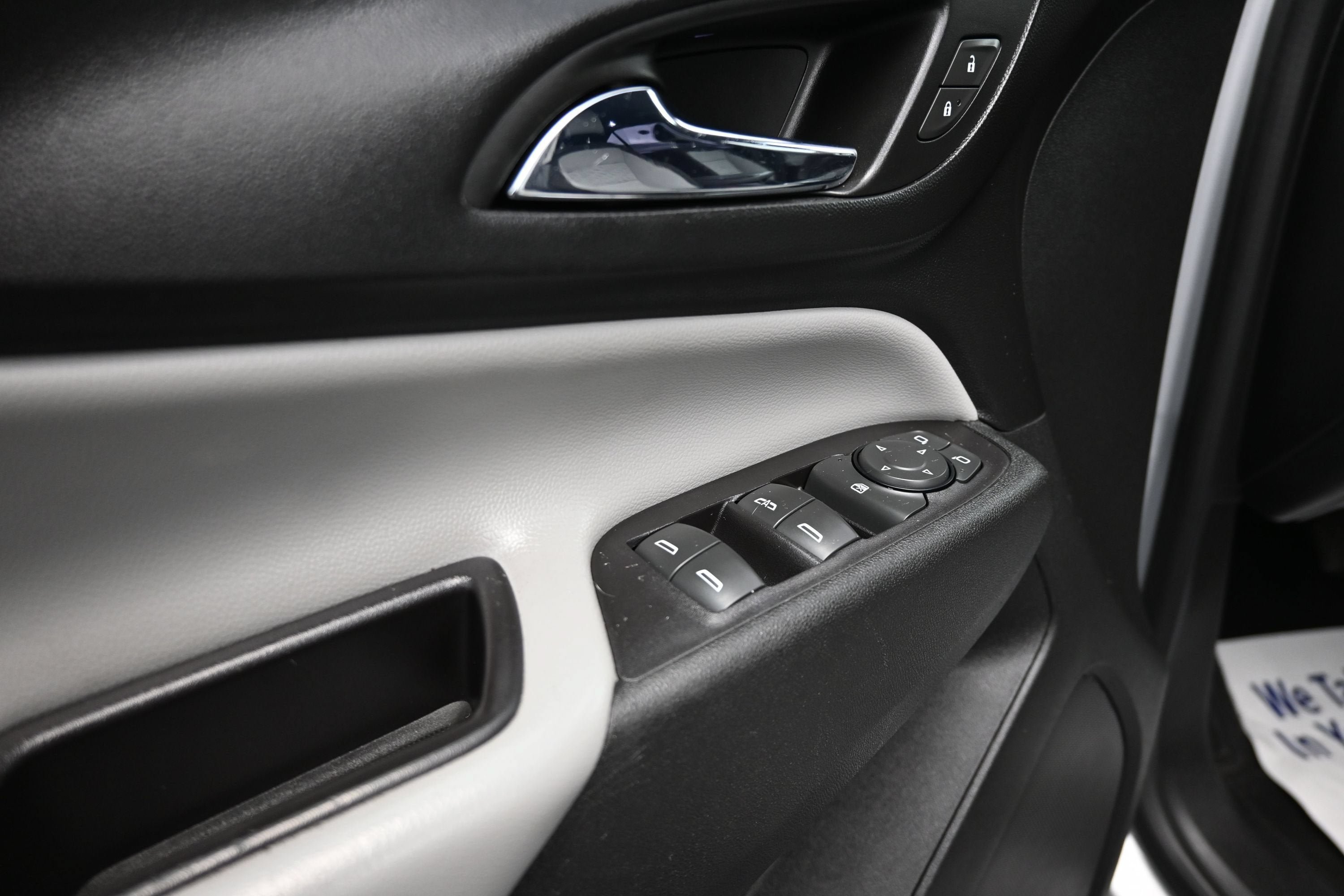 Used 2018 Chevrolet Equinox LS FWD image 25