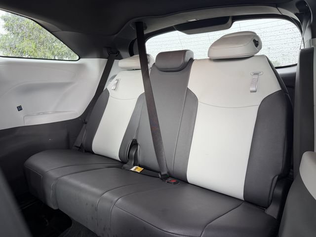 Used 2024 Toyota Sienna XSE FWD image 29