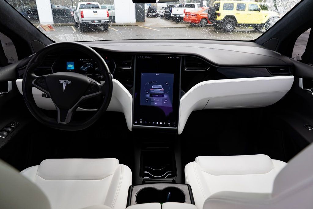 Used 2020 Tesla Model X Long Range image 8