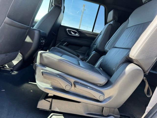 Used 2021 Chevrolet Tahoe Z71 w/ Luxury Package AWD/4WD image 10