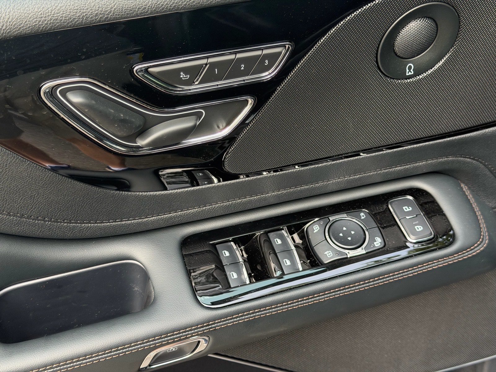 New 2026 Lincoln Aviator AWD image 26