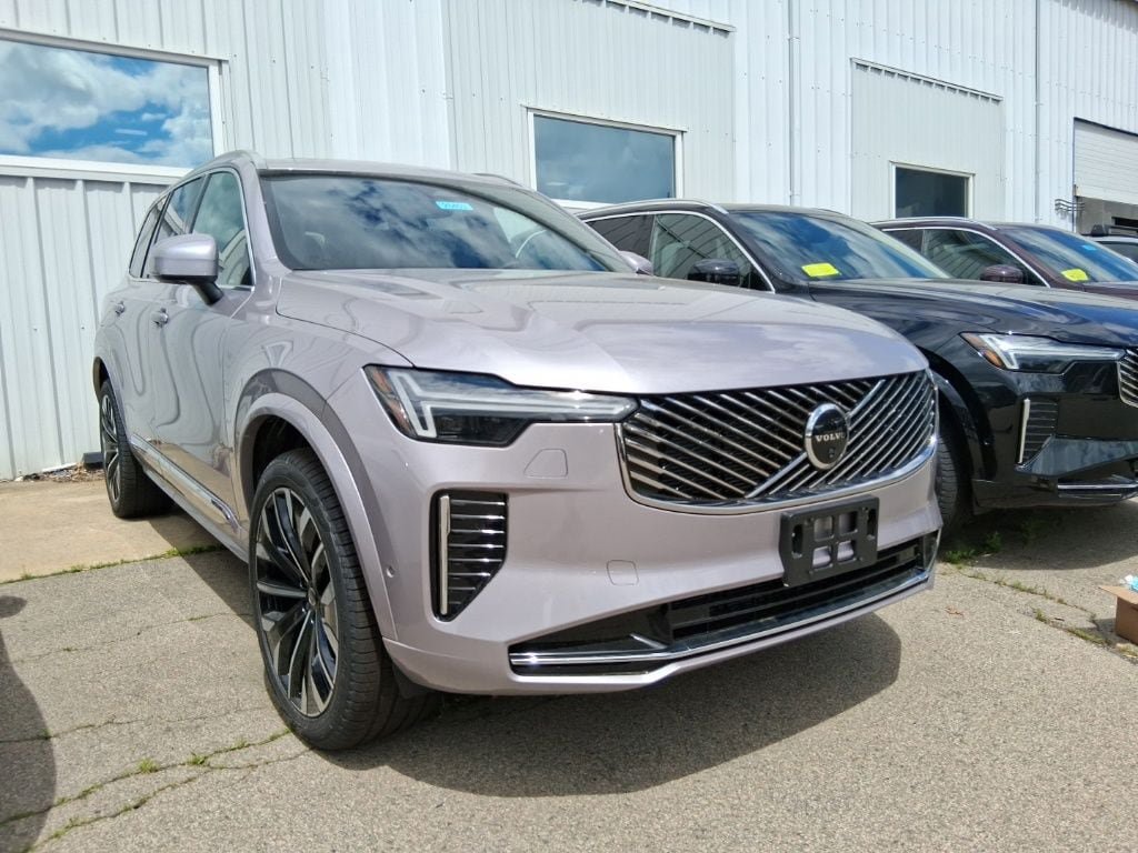 New 2026 Volvo XC90 B6 Plus w/ Protection Package Premier AWD/4WD image 2