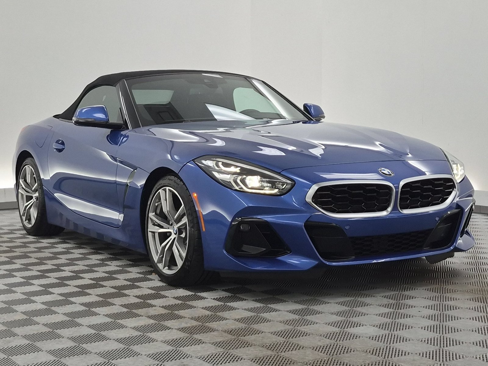 Used 2023 BMW Z4 sDrive30i w/ Driving Assistance Package RWD image 7