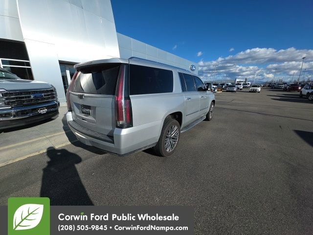 Used 2016 Cadillac Escalade ESV 4WD image 11