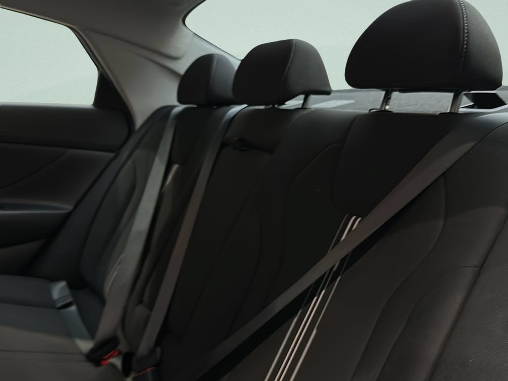Certified 2025 Hyundai Elantra SEL FWD image 14