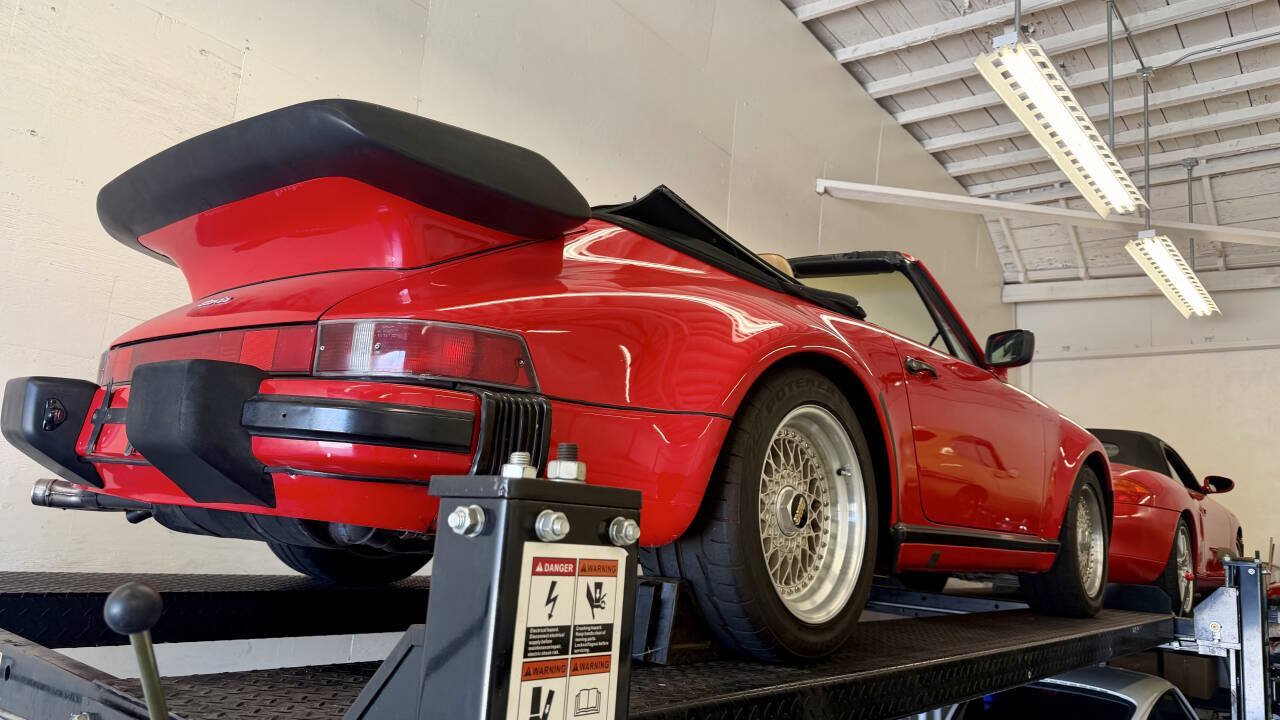 Used 1988 Porsche 911 Carrera RWD image 56