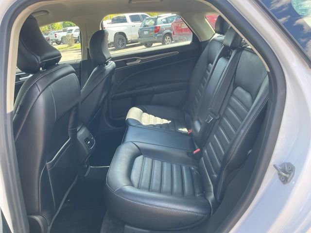 Used 2018 Ford Fusion SE w/ Fusion SE Technology Package FWD image 23