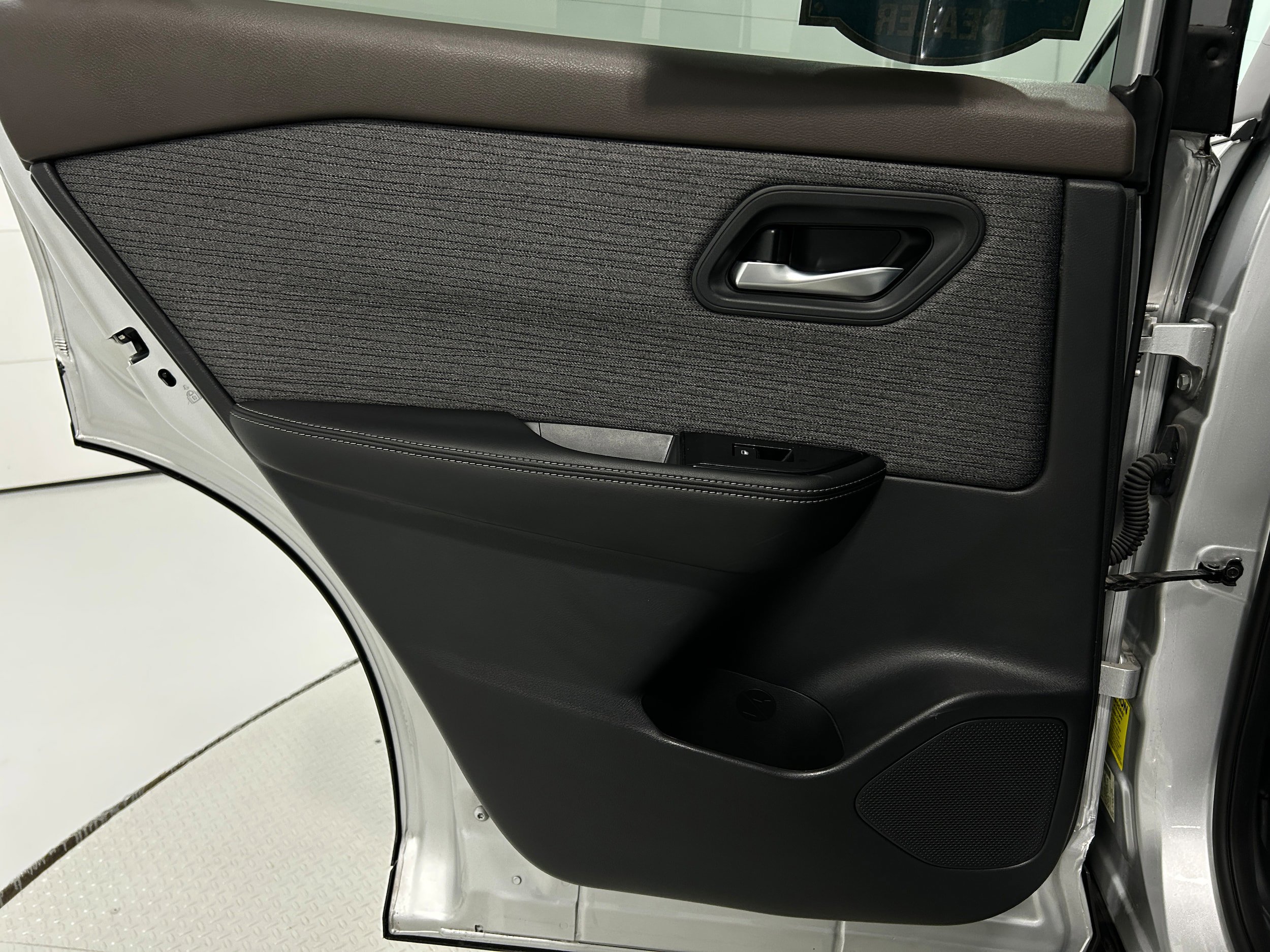 Used 2021 Nissan Rogue SV image 23